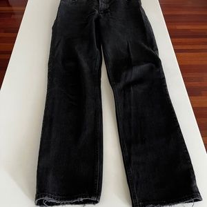 Abercrombie & Fitch 90’d Straight Ultra High Rise Jean
